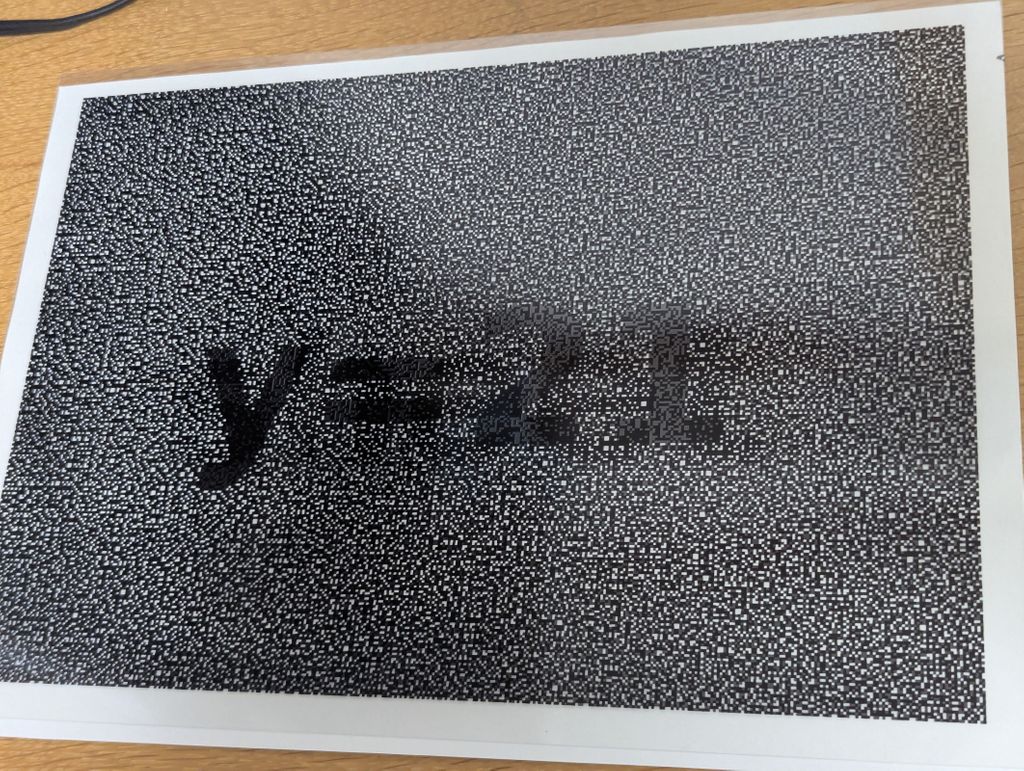 2枚のモザイクシートを重ねると y=21 が浮かび上がる様子