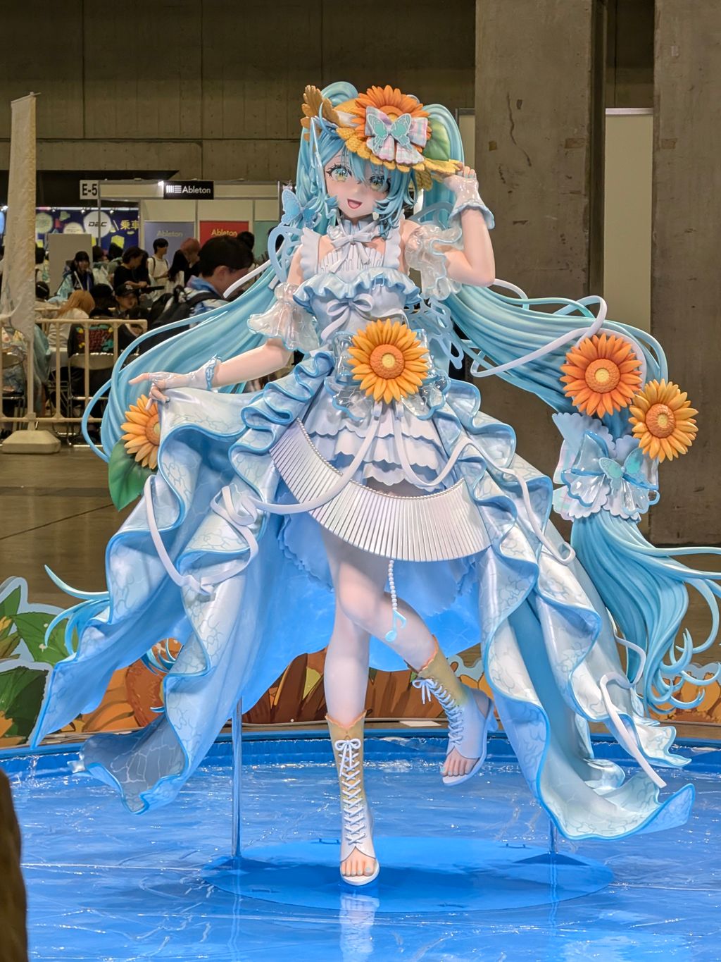 ソナーレちゃんの等身大フィギュアの画像1
