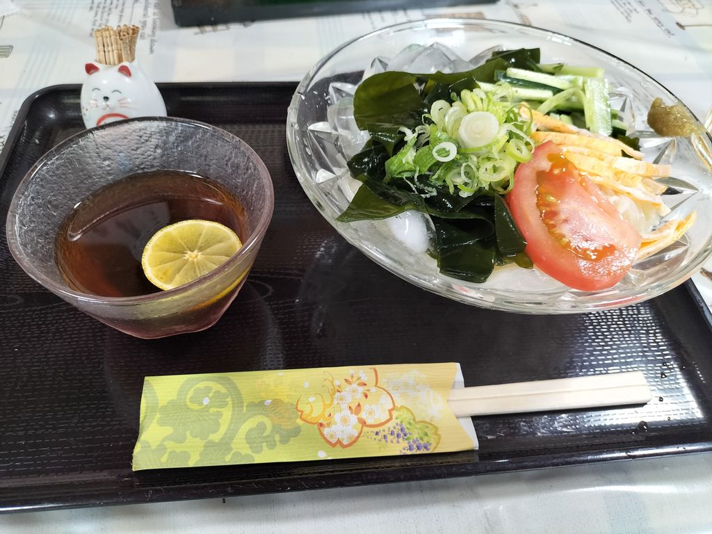 色とりどりな具材で飾られたそうめん